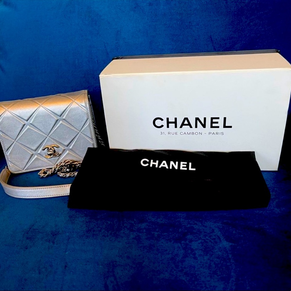 CHANEL SILVER Crossbody Bag size 4.5” x 6”